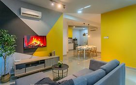 Arte Plus Klcc Designer Suites By Cobnb